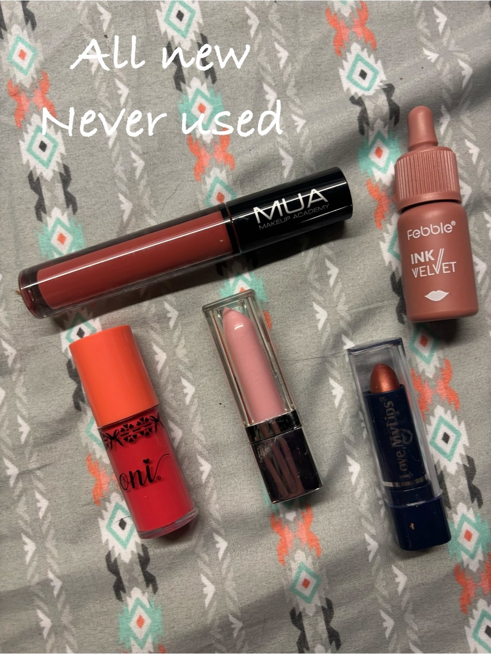 💁‍♀️💥💥Assorted Makeup Bundle - Picture 9 of 13
